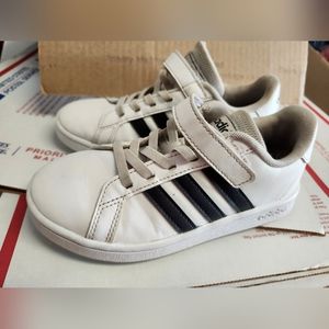 Adidas tennis shoes size 12k